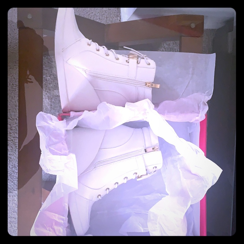 ShoeDazzle Sio sneaker wedges